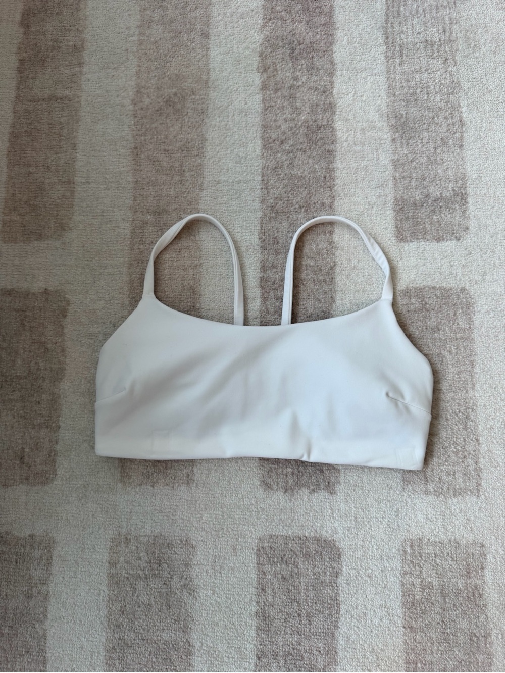 lululemon athletica Soft White Seamless Sports Bralette size 6